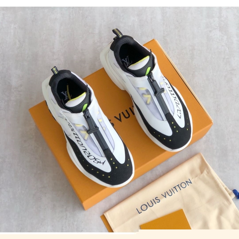 l**is V*t*n sneakers